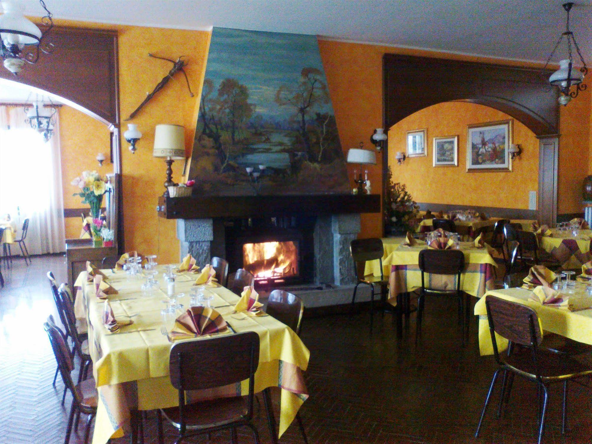 Hotel La Capannina Massino Visconti Kültér fotó